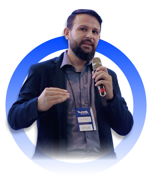 Imagem do CEO da Eficaz Marketing, Robinson Gregorato envolto de um circulo azul.